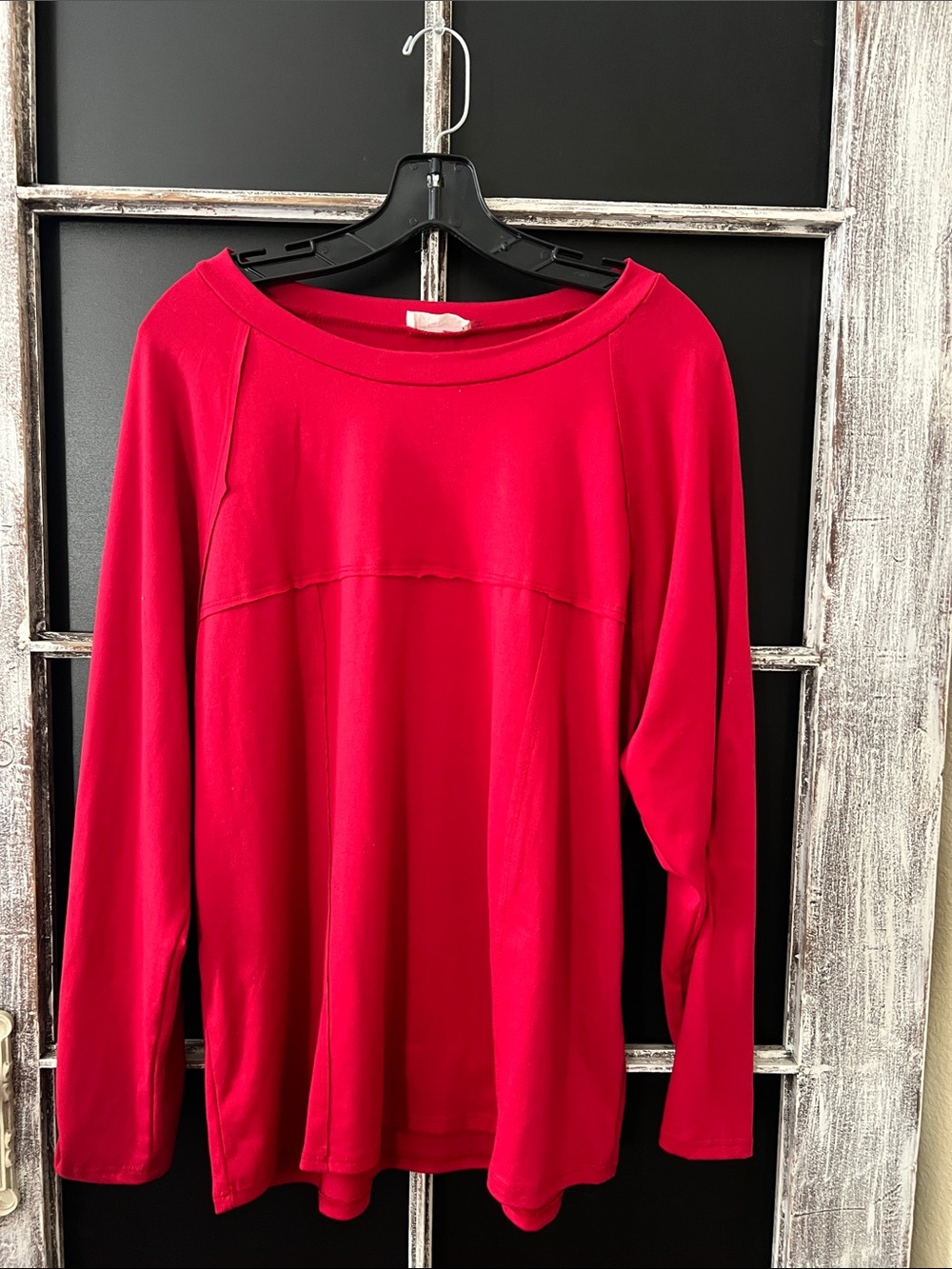 Women's medium Red Long-Sleeve Boatneck Top
